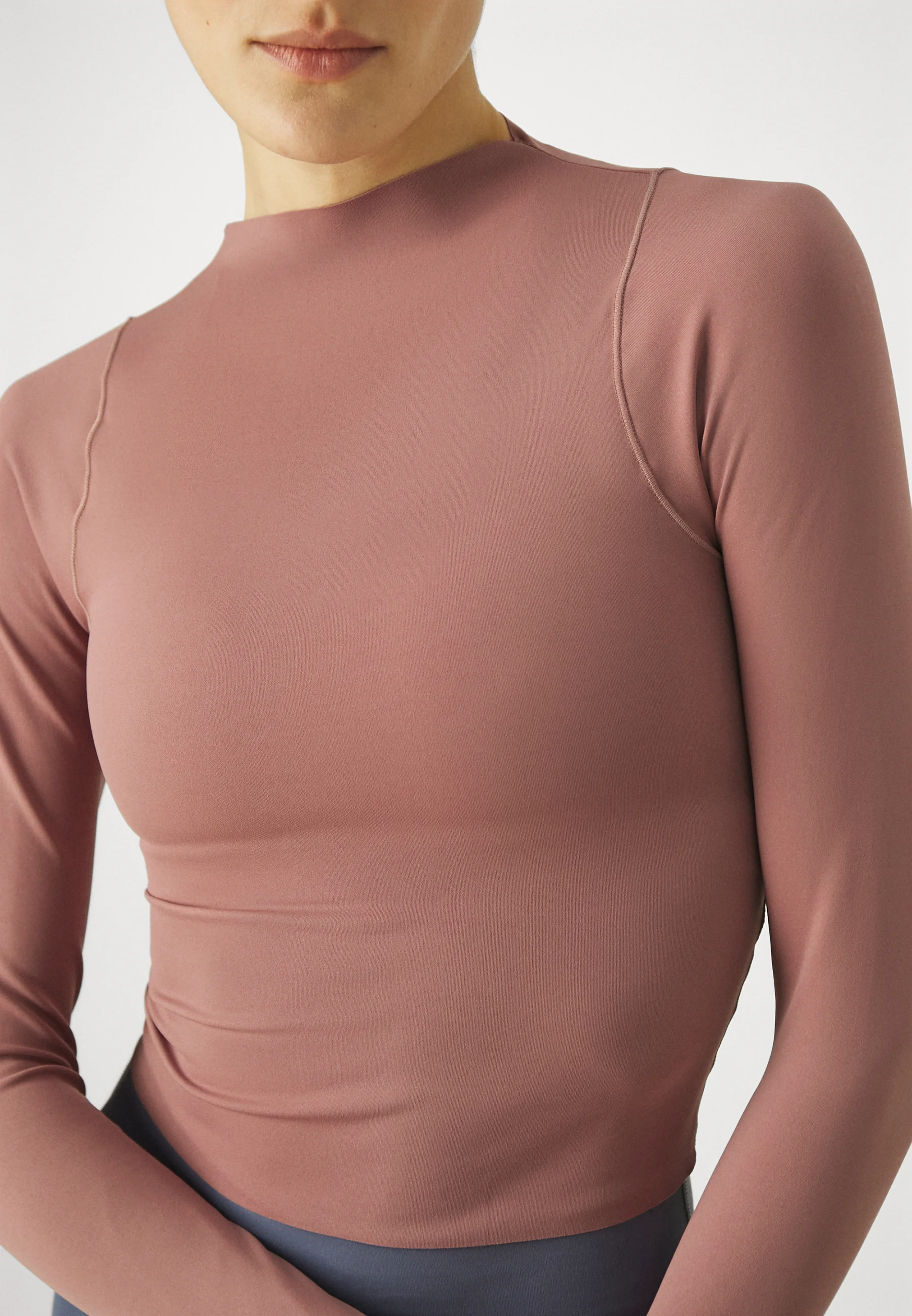 Nike Performance ZENVY - Camiseta de manga larga DRI-FIT para mujer