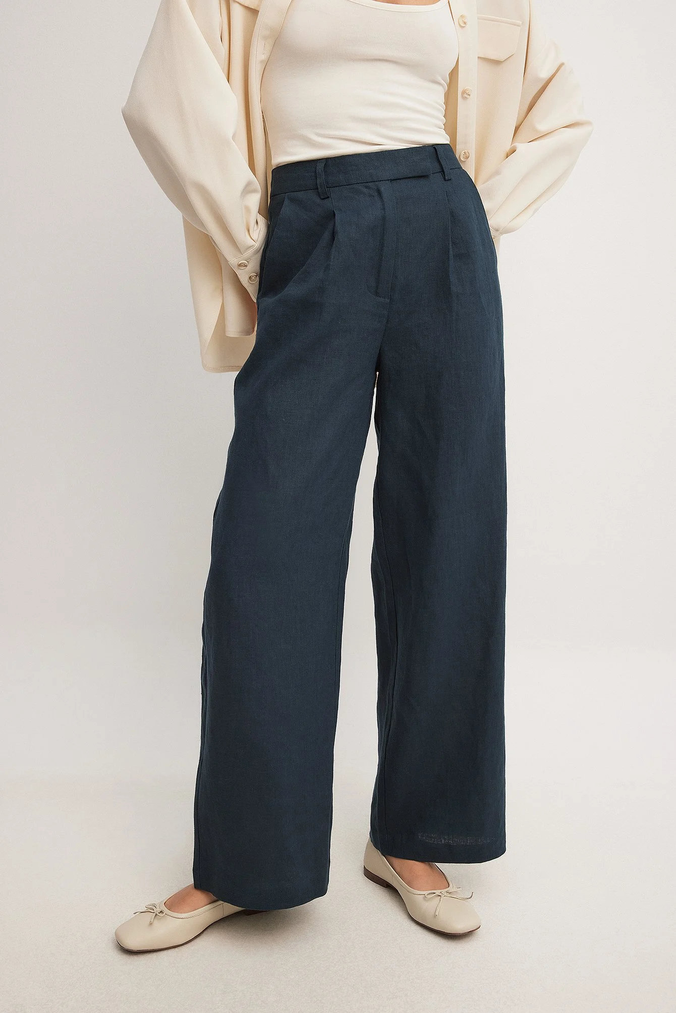 Leinenhose mit weiten Beinen