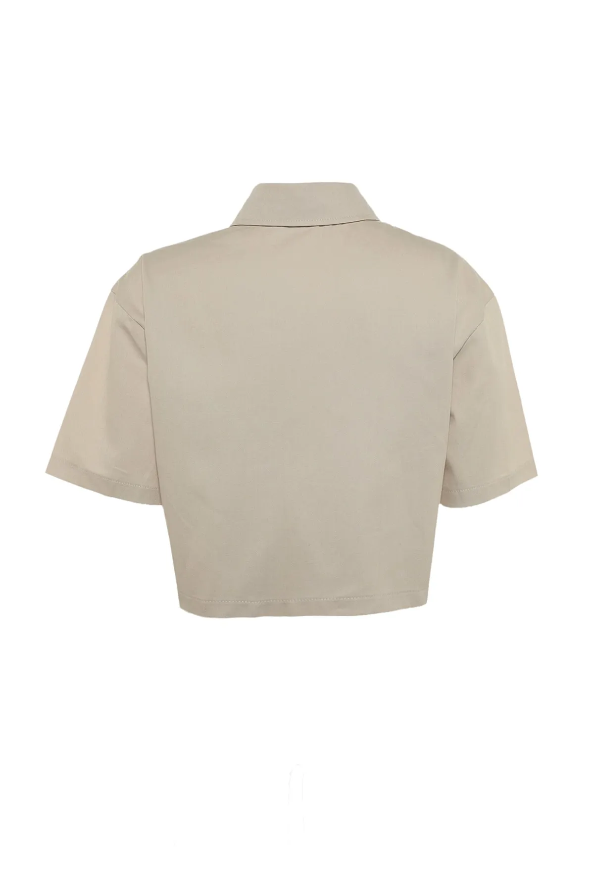 Trendyol Collection  Gewebtes Hemd mit Taschendetail in Stein – Kurzarm, normale Passform TWOSS22GO0654