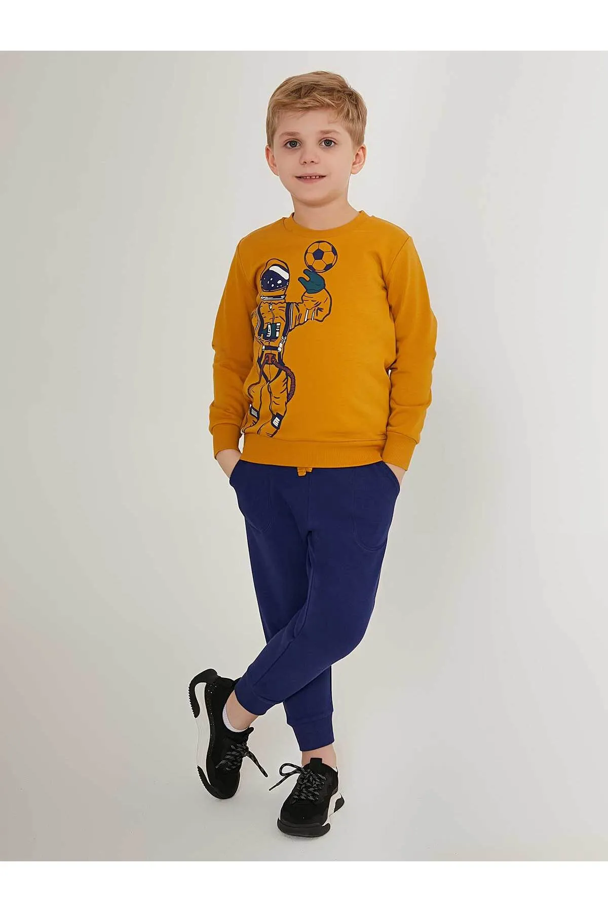 ROLY POLY  Trainingsanzug-Set für Jungen im Alter von 2–7 Jahren – Dunkles Senfgelb