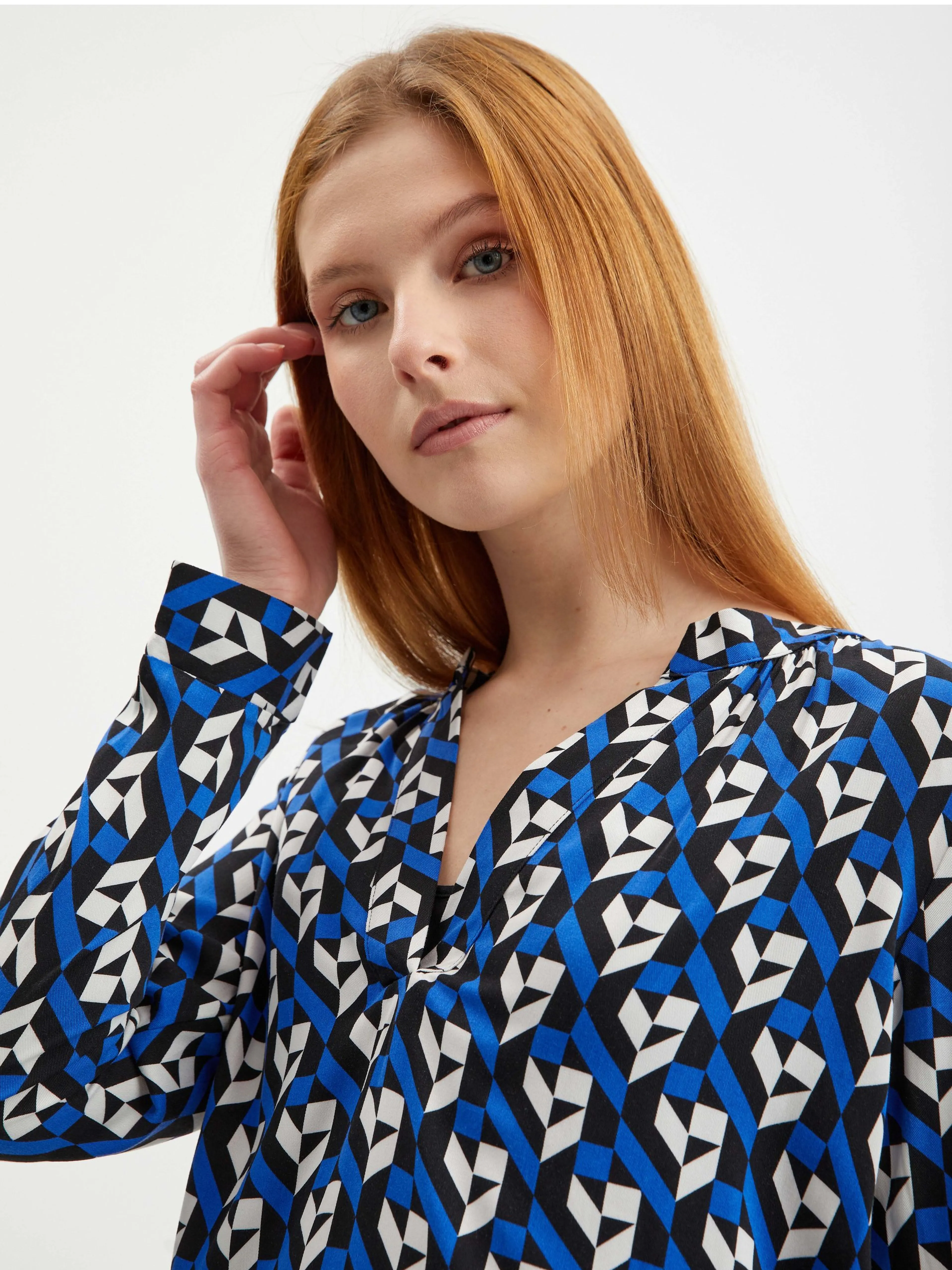 Blaue gemusterte Damenbluse ORSAY