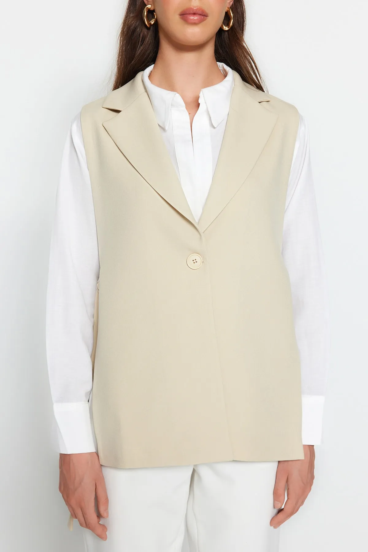 Trendyol Collection  Beige taillierte gewebte Weste TWOAW23YE00032