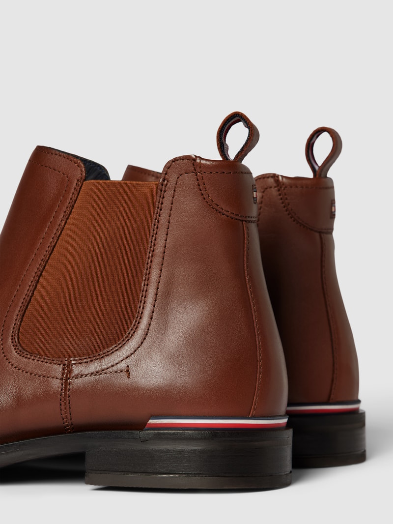 Chelsea Boots mit Label-Details in cognac