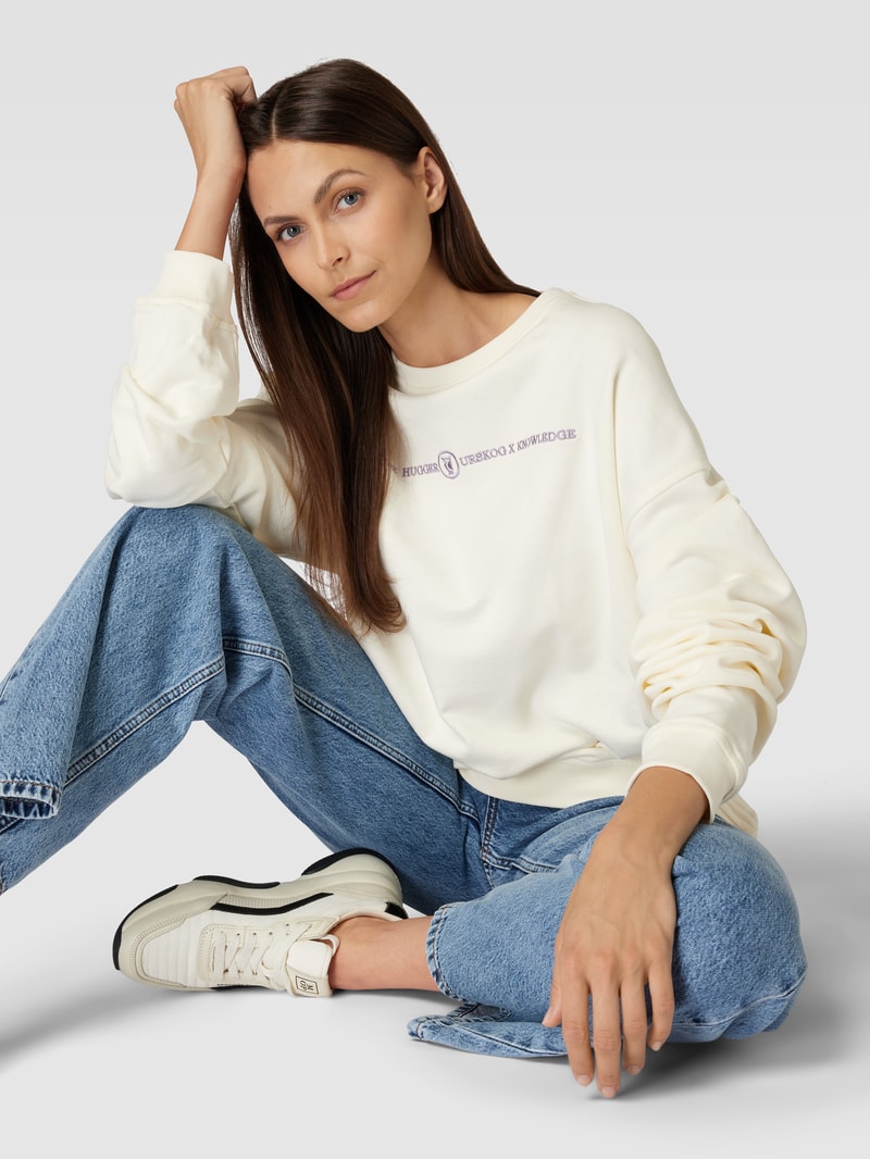 Sweatshirt mit überschnittenen Schultern in offwhite