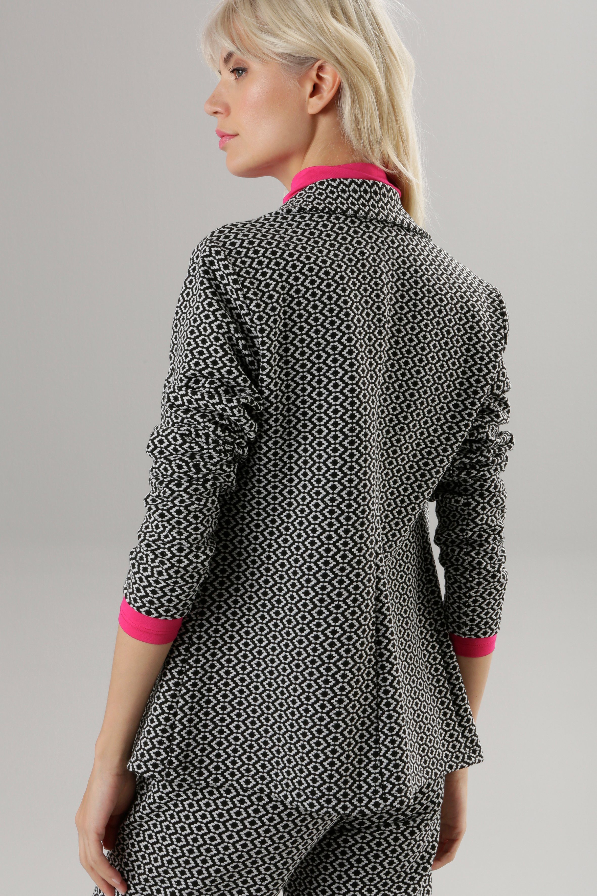 Aniston SELECTED Kurzblazer mit trendy Allover-Muster