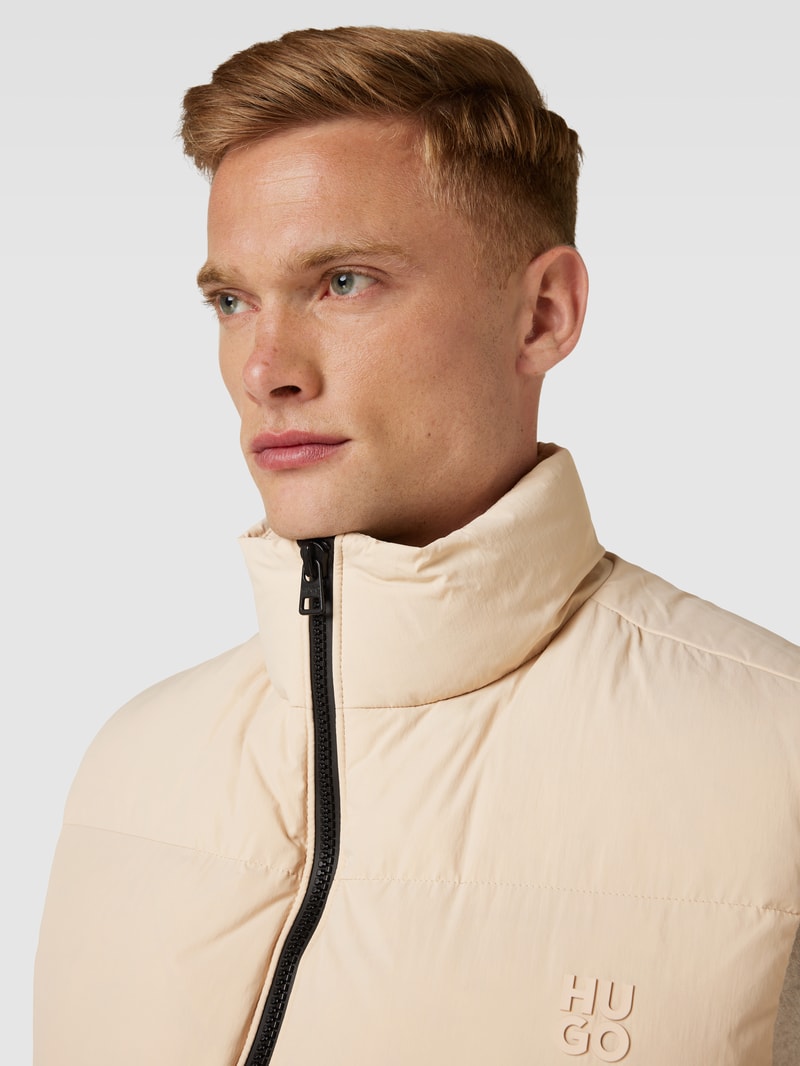 Daunenweste mit Label-Detail Modell 'BIRONTINO' in beige