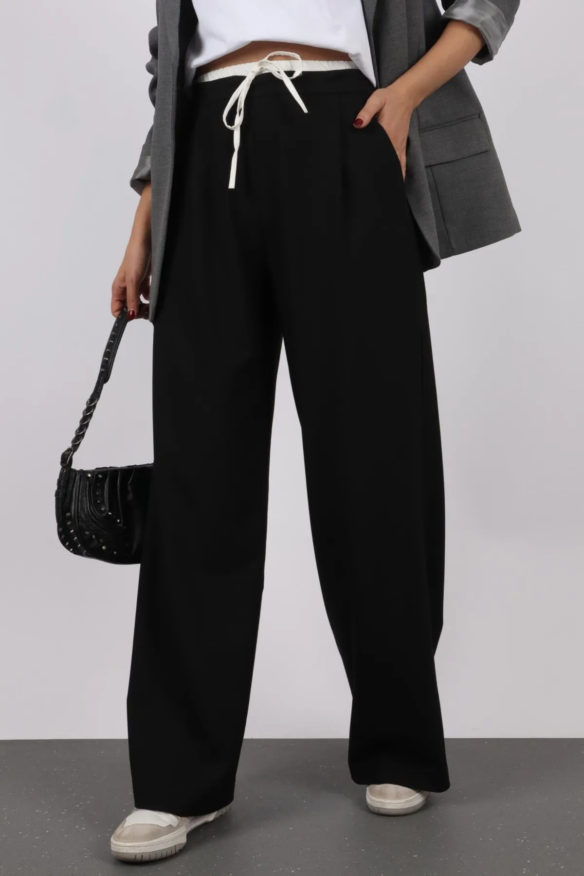 Laluvia  Schwarze Palazzo-Hose mit verzierter Taille