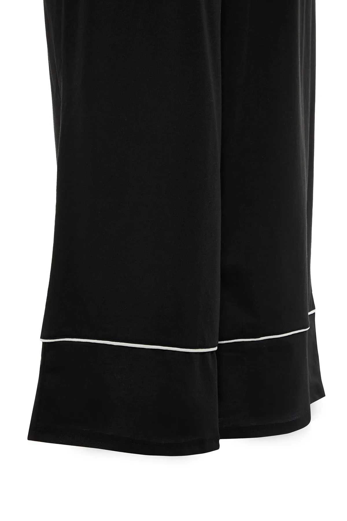 Trendyol Curve  Schwarzes, bedrucktes, kurz geschnittenes Jungen-Pyjama-Set mit weitem Bein
