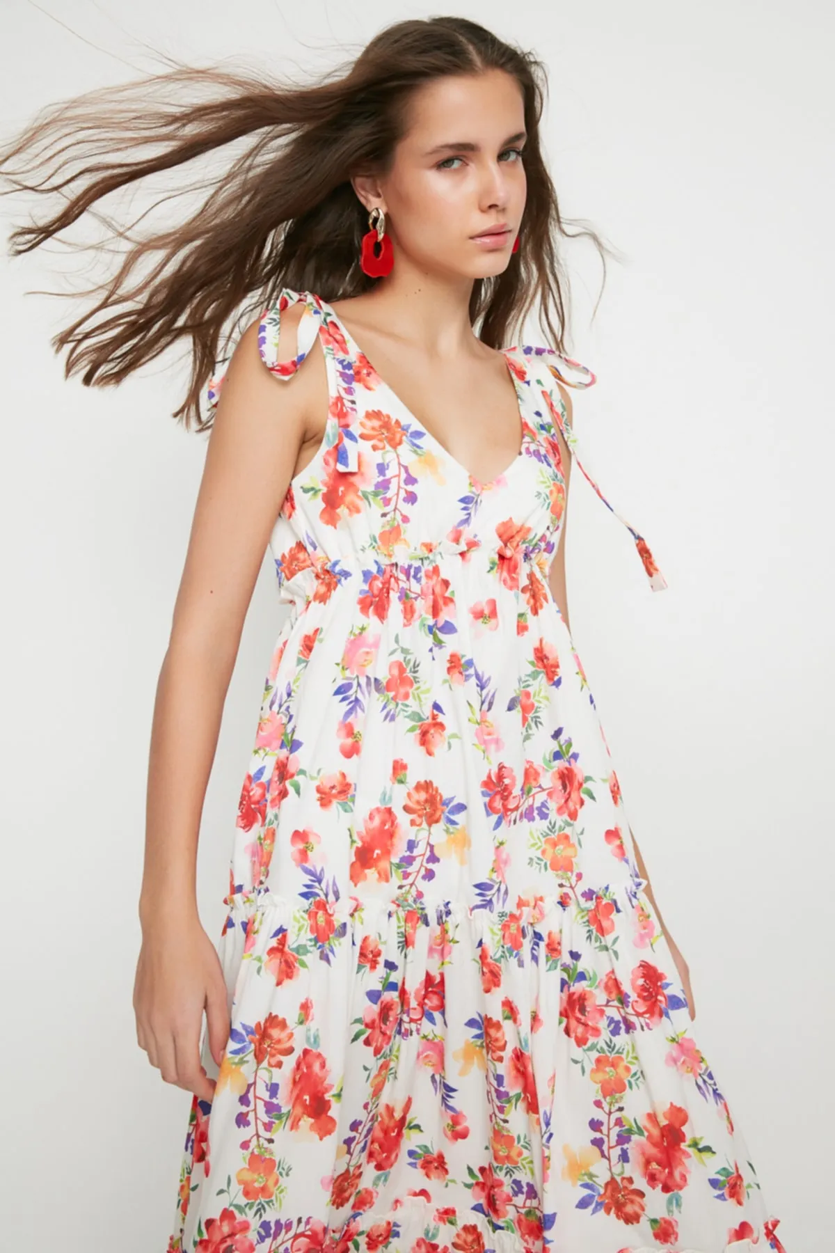 Trendyol Collection  Design Mehrfarbiges Blumen-Webkleid TWOSS21EL3562