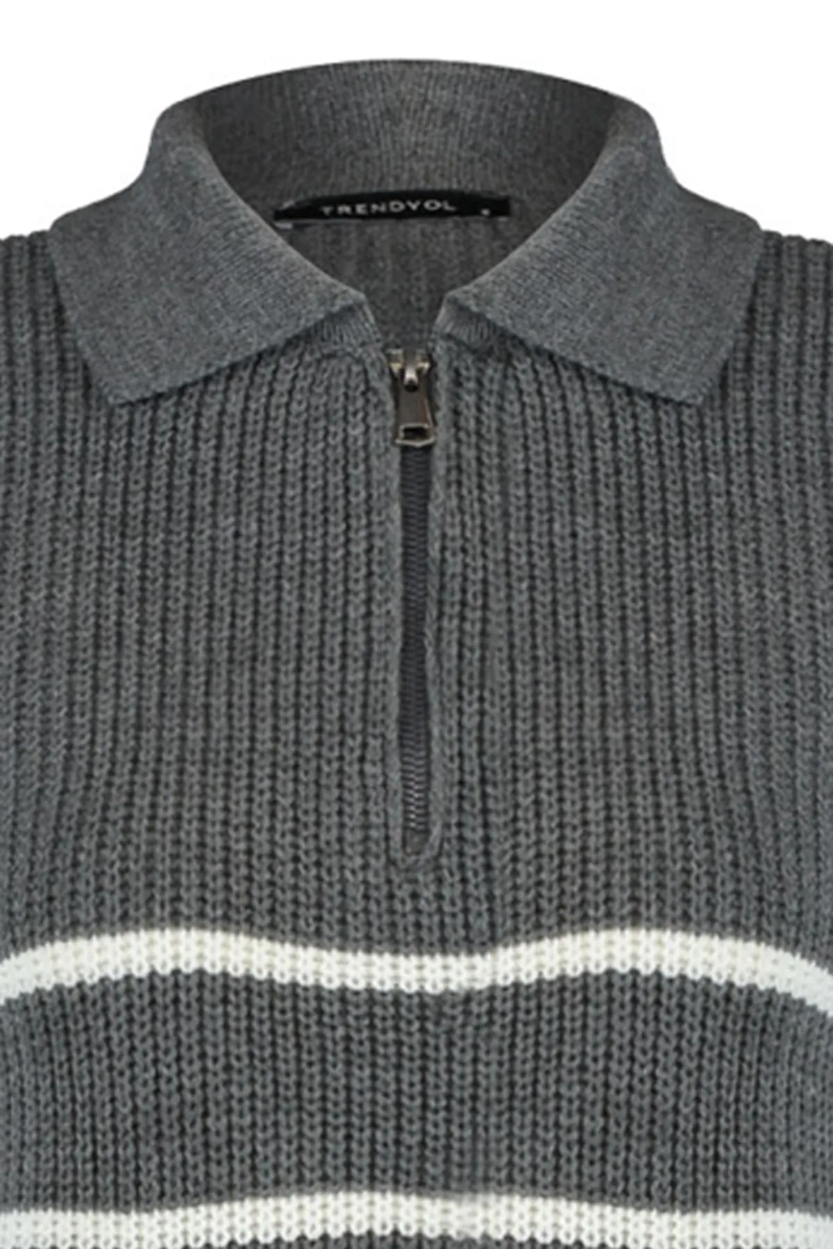 Trendyol Collection  Anthrazitfarbener Strick-Saugnapf mit Streifen und Reißverschluss TWOAW23SV0007