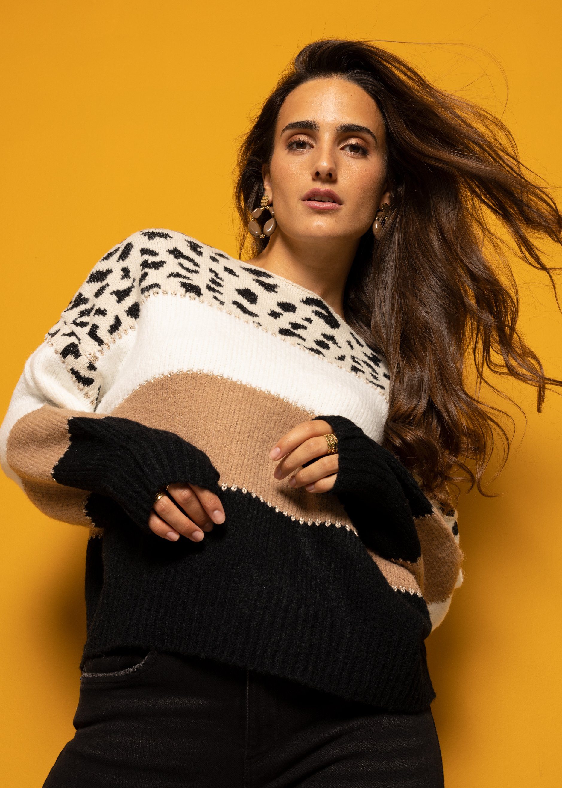 SASSYCLASSY Strickpullover Oversize Pullover Damen mit Leo-Print Lässiger Strickpullover aus weichem Grobstrick mit Streifen und Animalprint, One Size (Gr. 36-42)