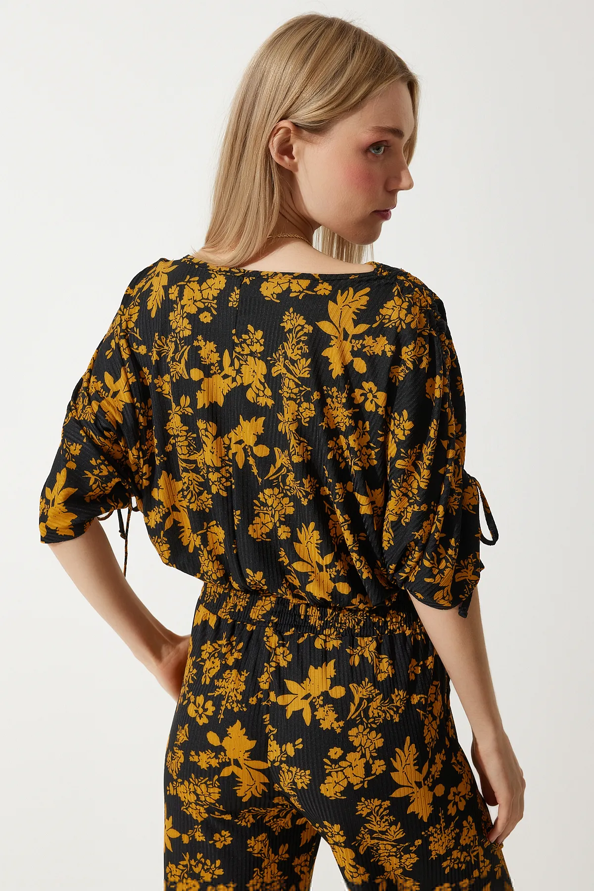 Happiness İstanbul  Schwarzes Senfmuster-Bluse-Palazzo-Strickset für Damen MC00264