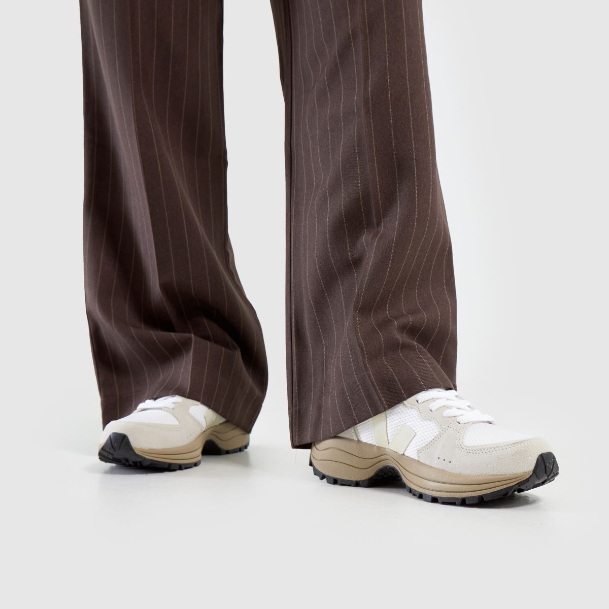 VEJA Venturi II – Vita, flerfärgade sneakers