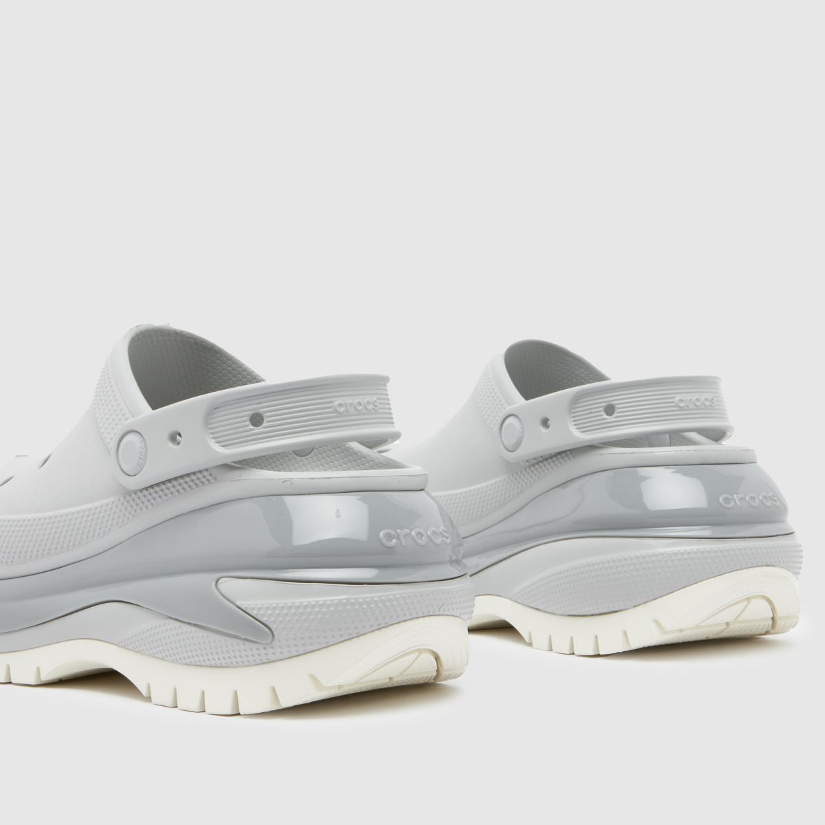 Crocs Mega Crush klumpa szandál világosszürke színben