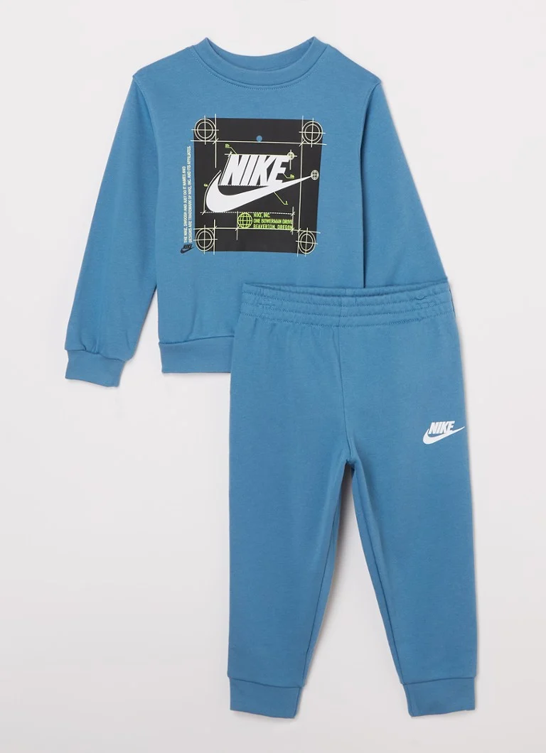 Set din două piese Nike Future Utility: hanorac și pantaloni de trening.