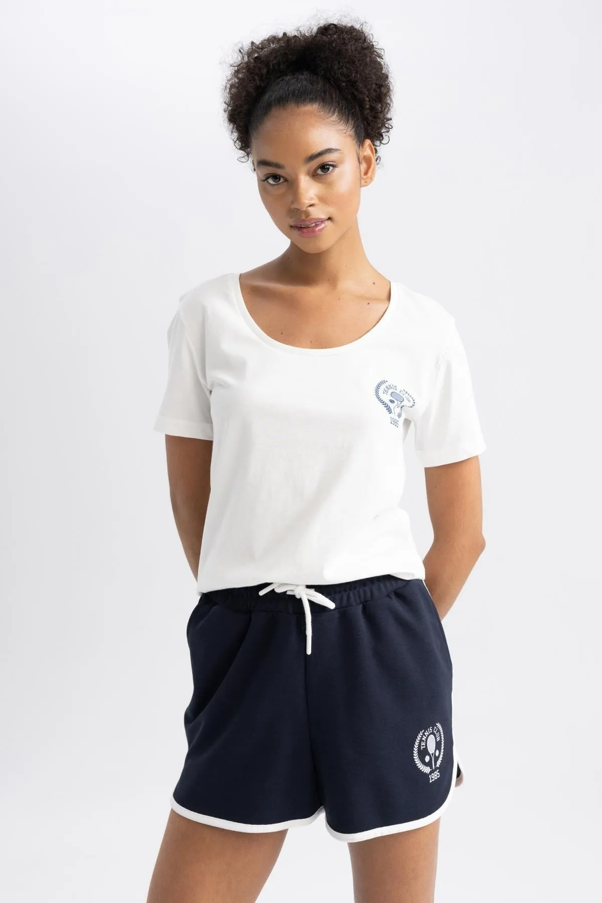 DeFacto  Passform: Oversize-Fit-Sport-Kurzarm-T-Shirt mit Rundhalsausschnitt A7049ax23hs