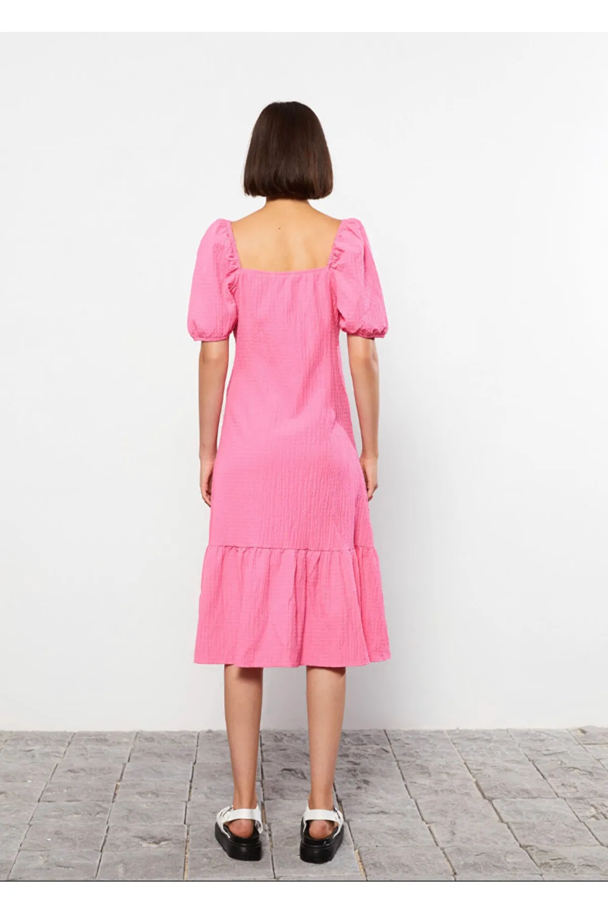 LC Waikiki  Lcw Lässiges, selbstgemustertes Damenkleid mit V-Ausschnitt und Ballonärmeln
