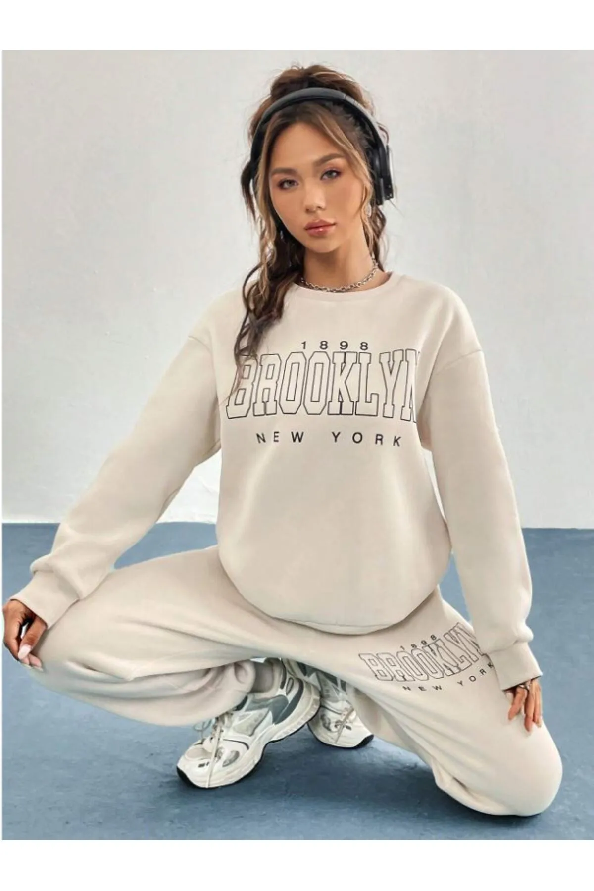 Know  Beiges 1898 Brooklyn bedrucktes Oversize-Trainingsanzug-Set mit Unter- und Oberteil für Damen