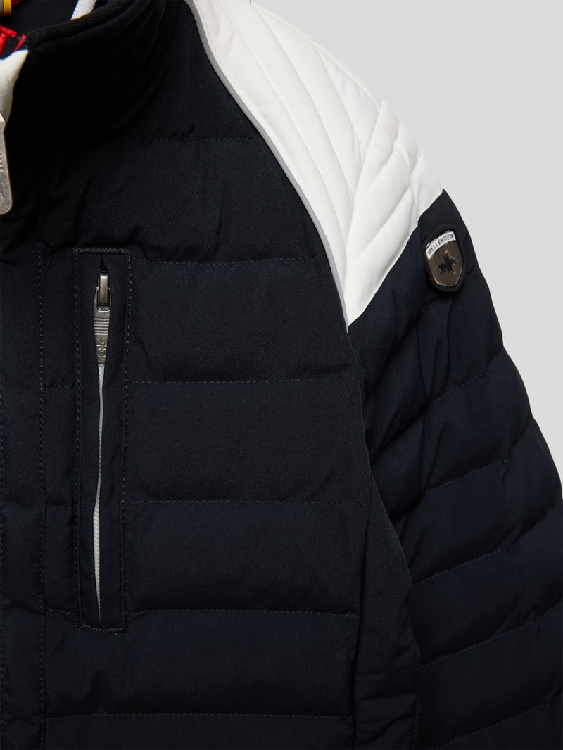 Funktionsjacke mit Reißverschlusstaschen in olivgrün