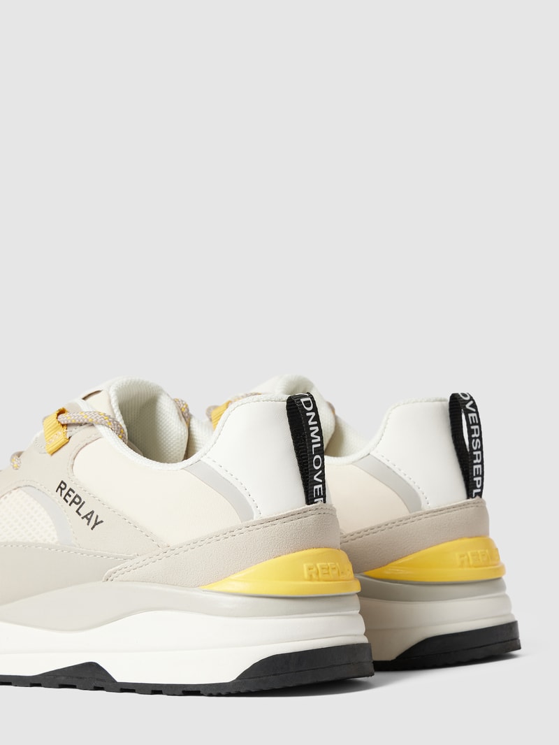 Sneaker mit Schnürverschluss in beige