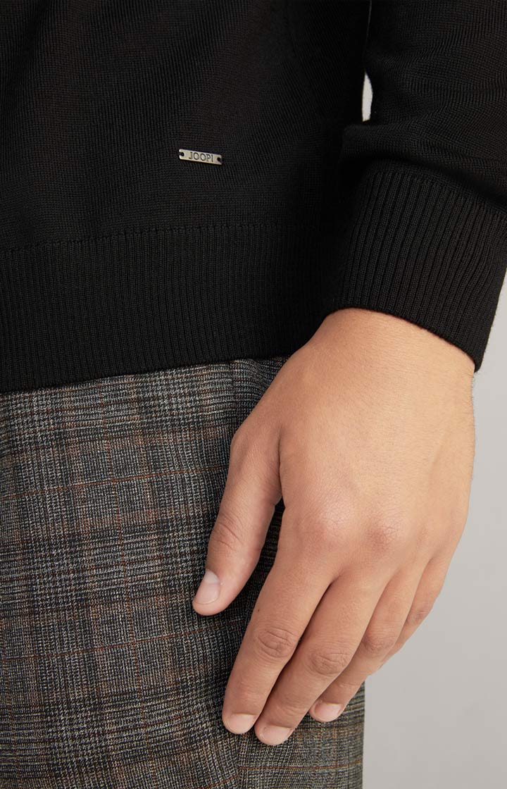 Merinowoll-Strickjacke Danilon in Schwarz
