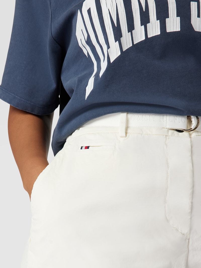 PLUS SIZE Shorts mit Label-Details Modell 'Twill' in ecru