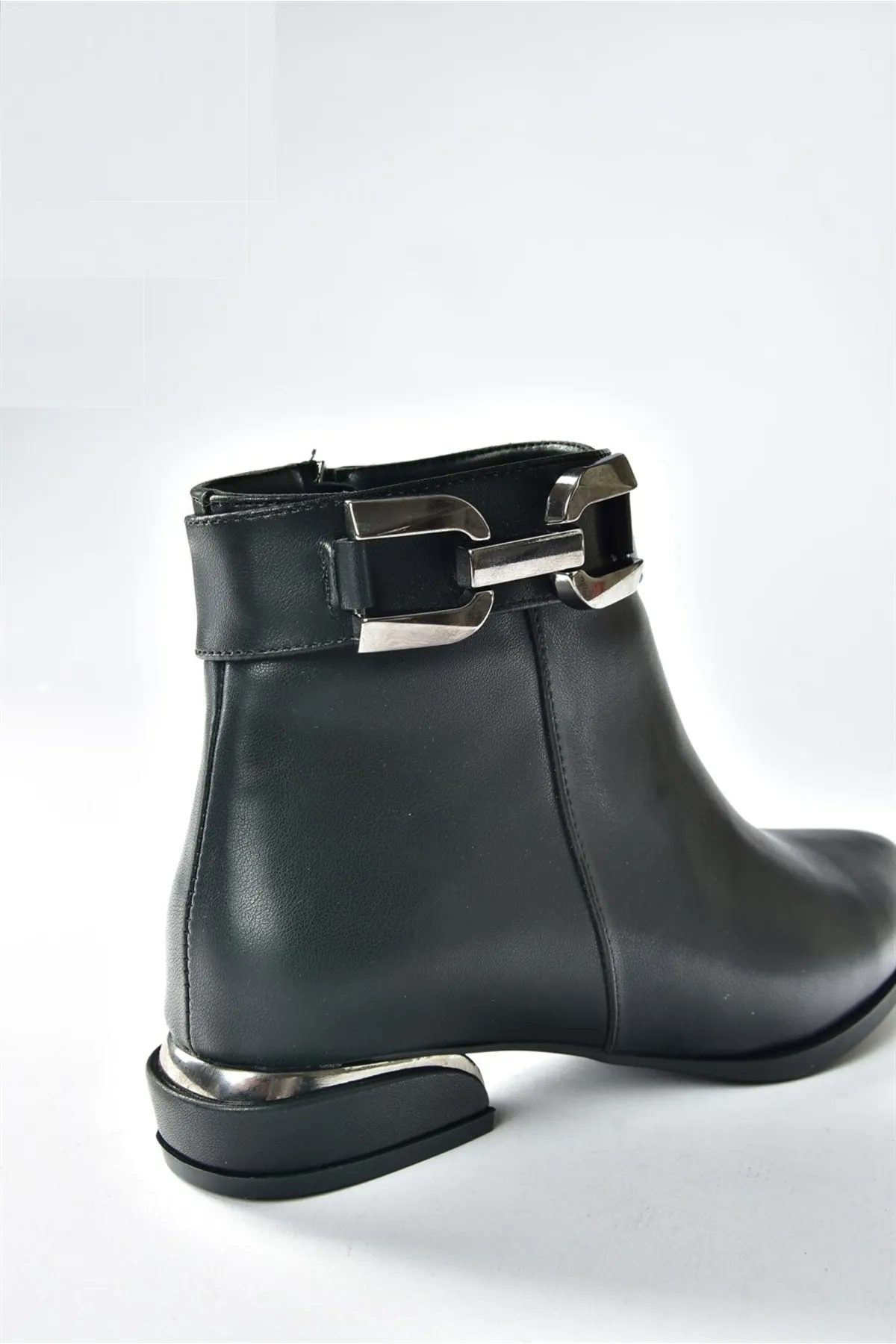 Fox Shoes  Schwarze Daily-Damenstiefel mit niedrigem Absatz N820001609