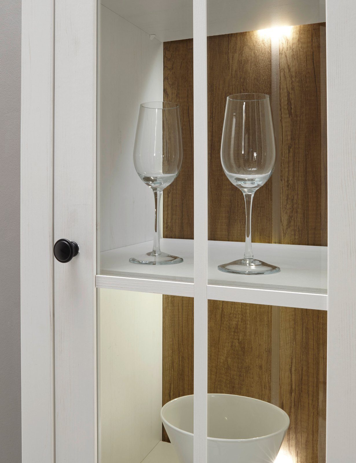 Furn.Design Buffet Seyne (Buffetschrank in Pinie weiß und Eiche hell, 130 x 198 cm) moderner Landhaus-Look, viel Stauraum