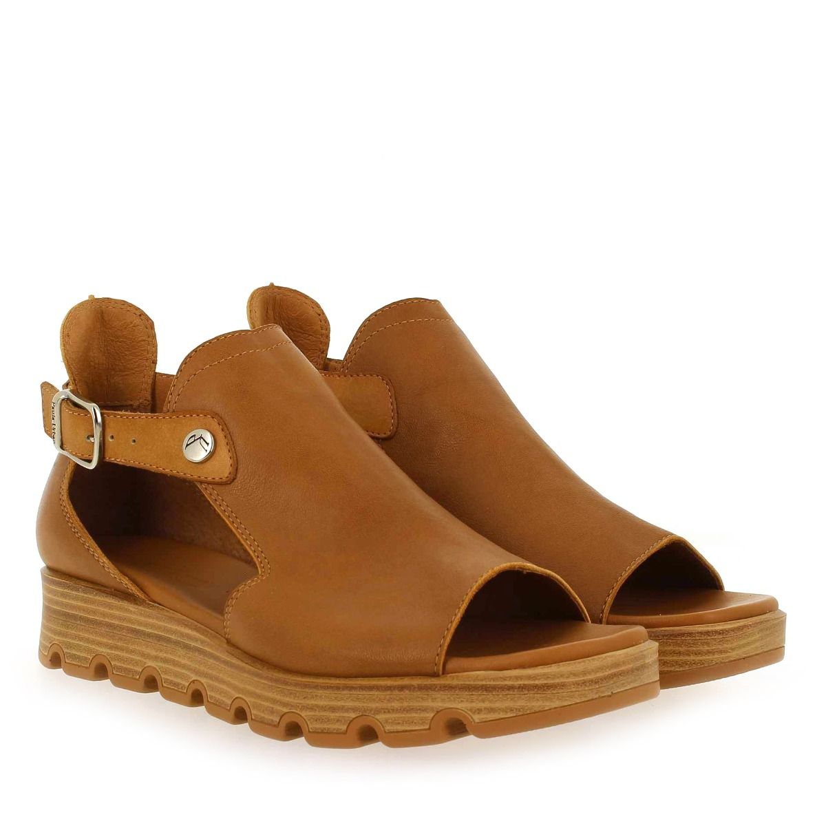 Paula Urban  26551 - Camel