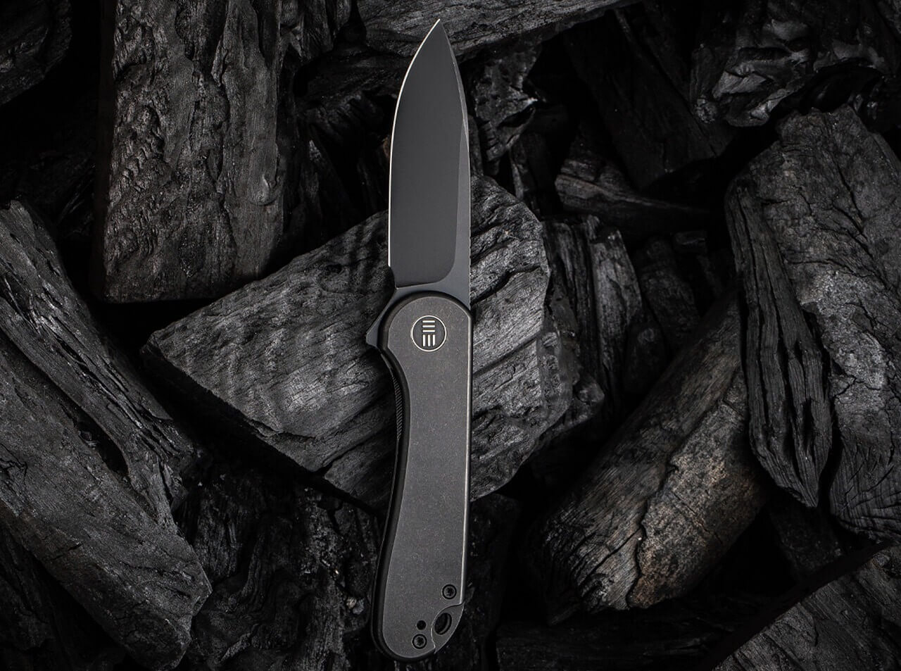 Elementum Titanium Black