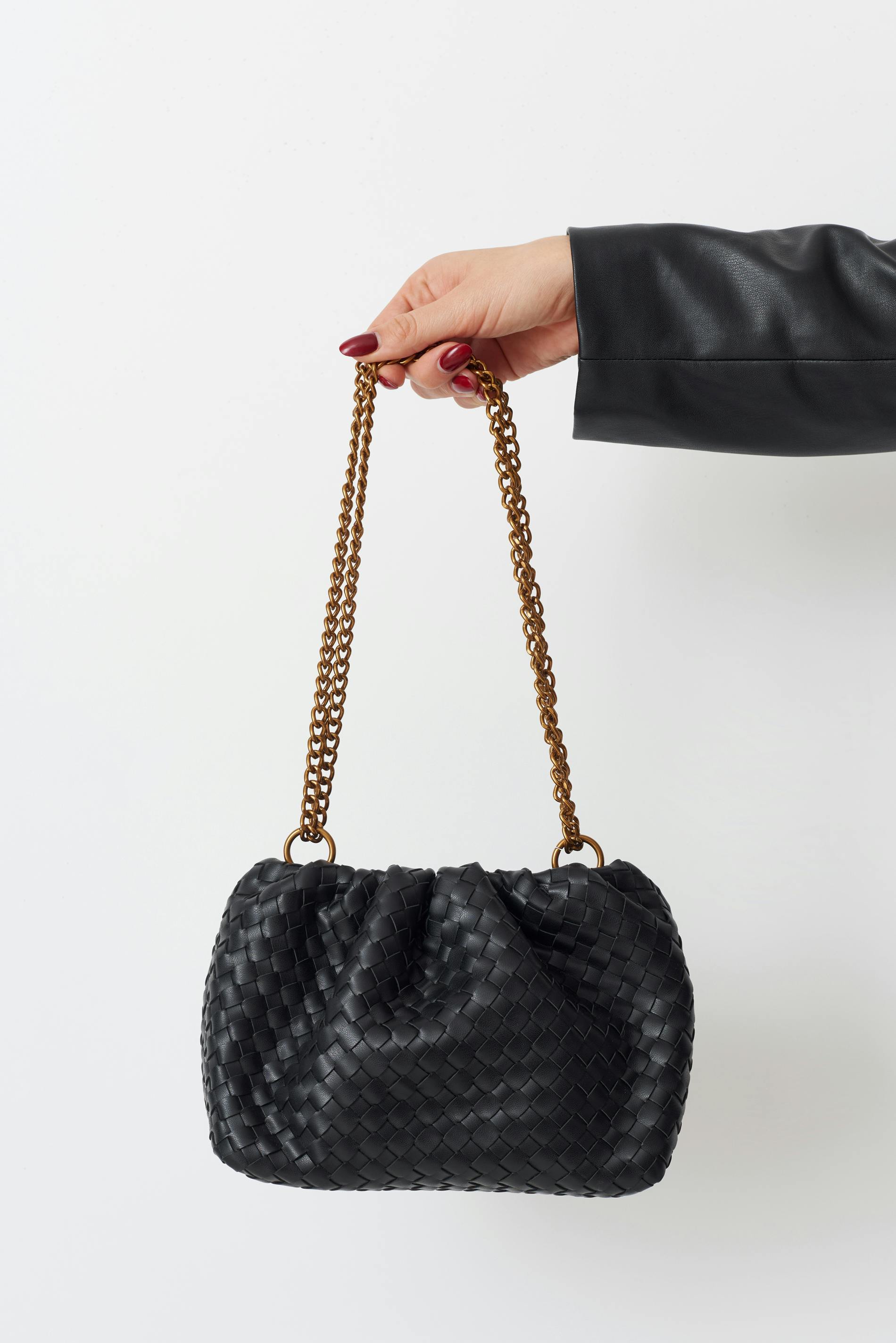 Braided chain bag
