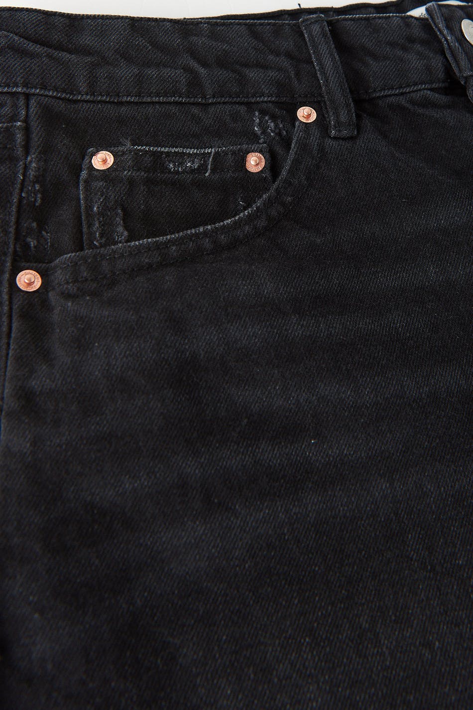 Frayed hem denim shorts