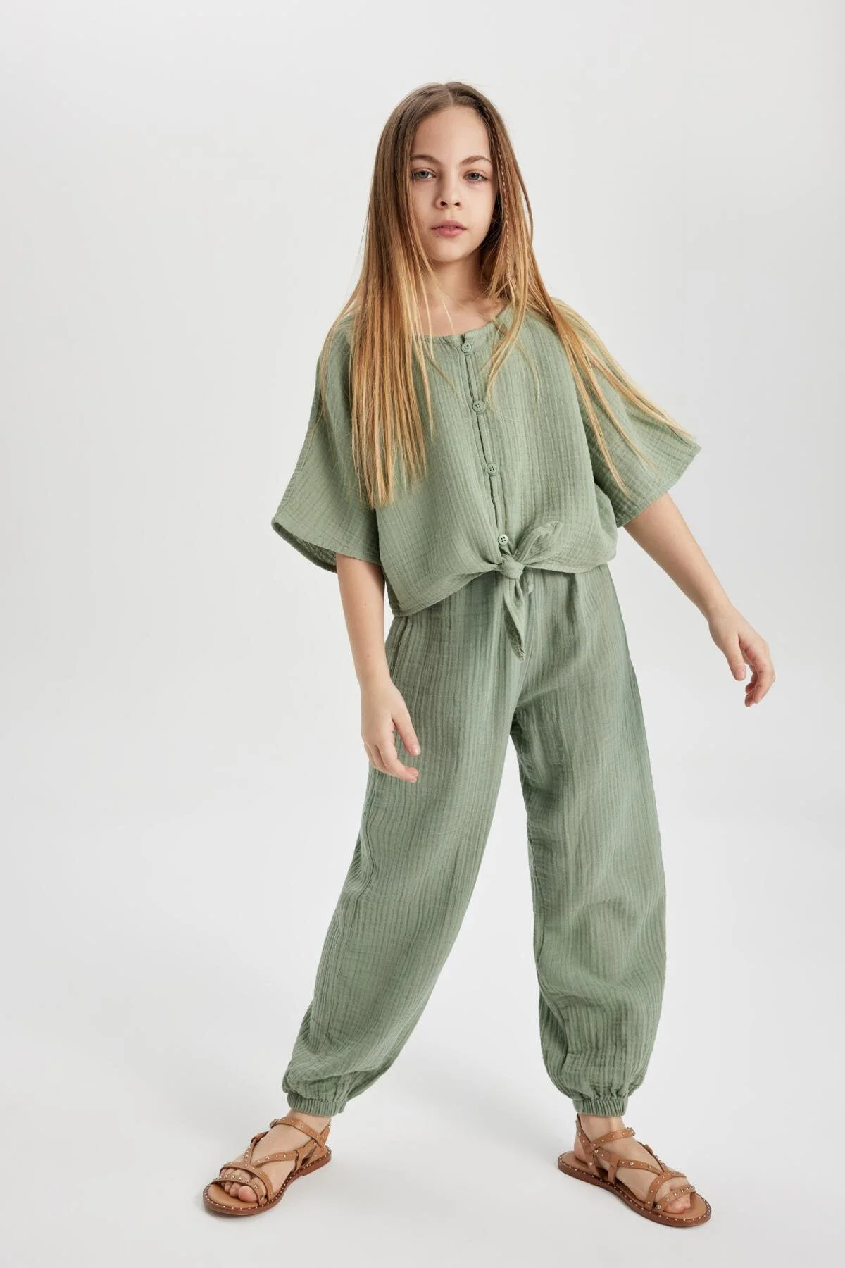 DeFacto  Hose aus Fallschirmbaumwolle für Mädchen B5044A824SM