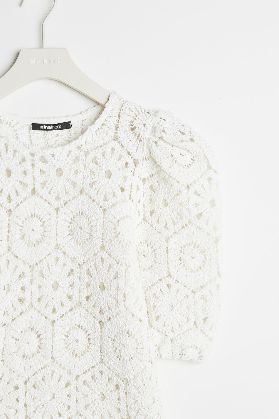 Carin crochet top