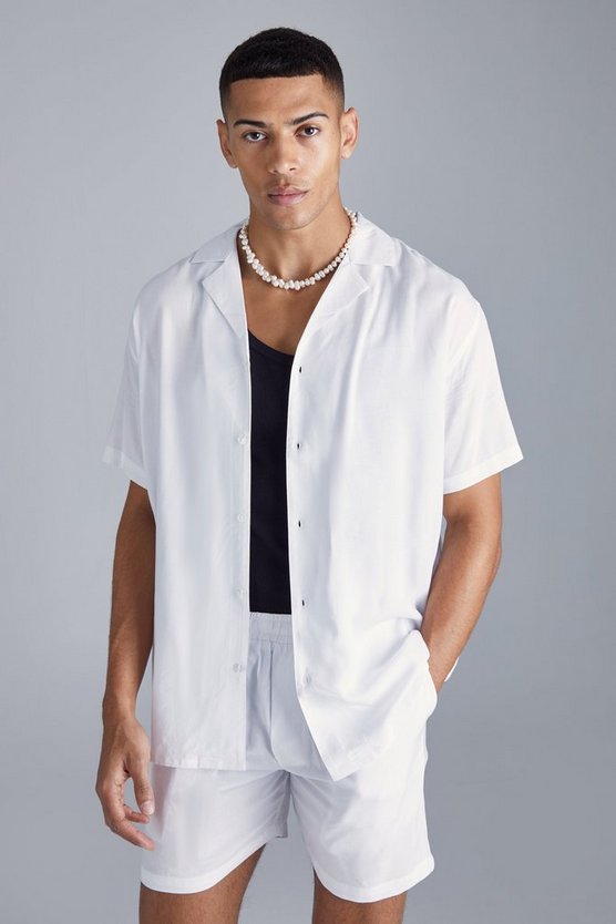 Oversize Viskose-Hemd und Shorts
