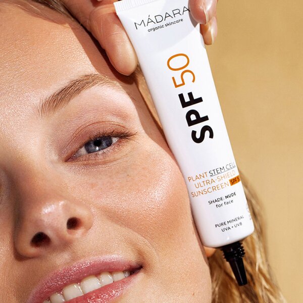 MÁDARA Organic Skincare LSF 50 Plant Stem Cell Ultra-Sonnenschutz Sonnencreme