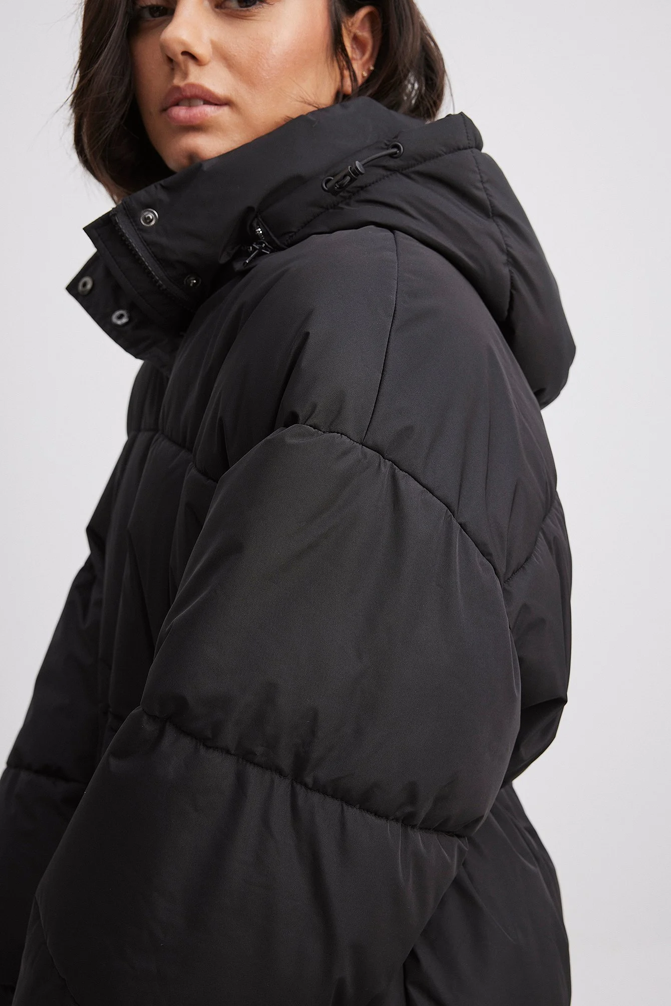 Gepolsterte Jacke mit Kordelzug in der Taille