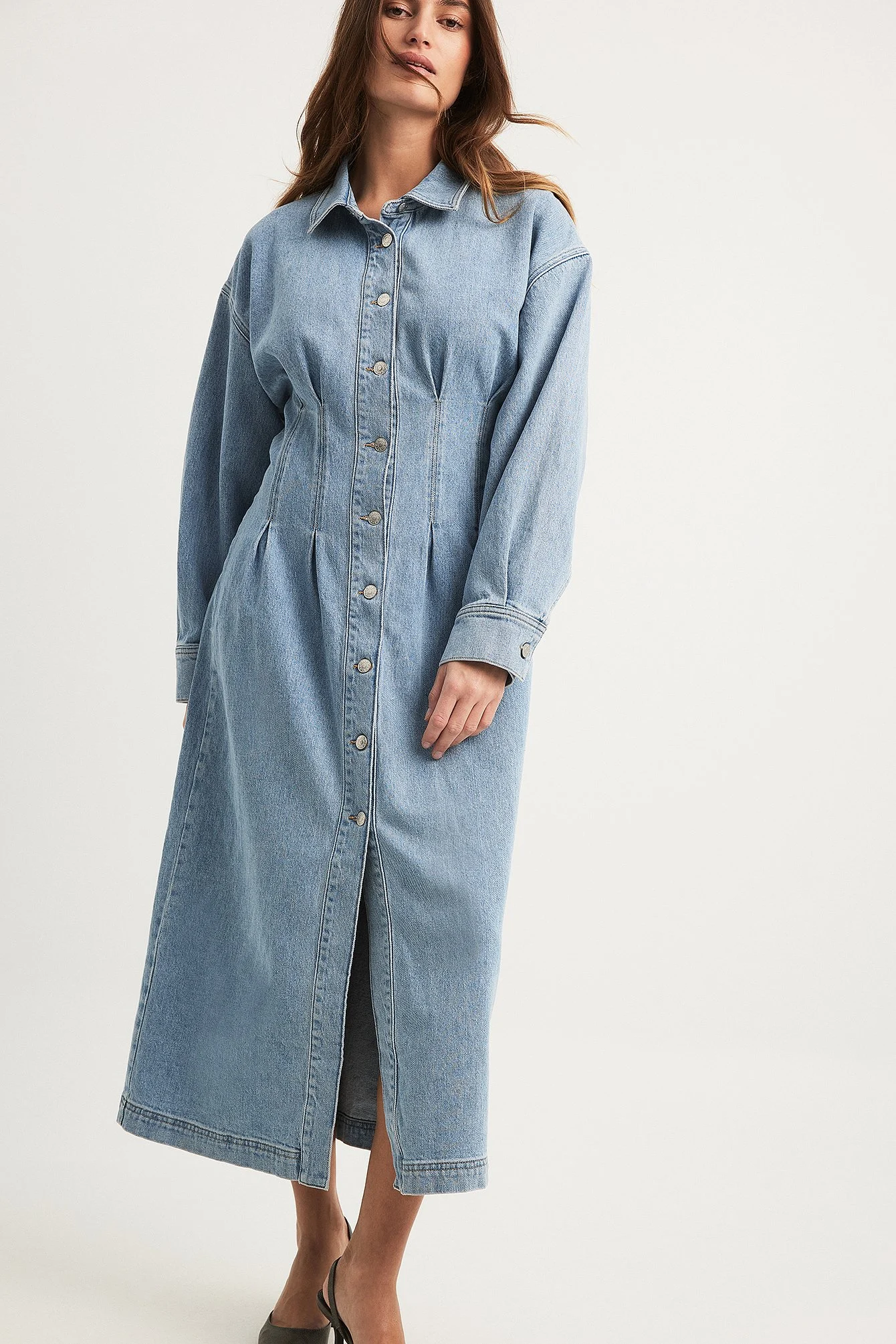 Kleid mit markanter Taille