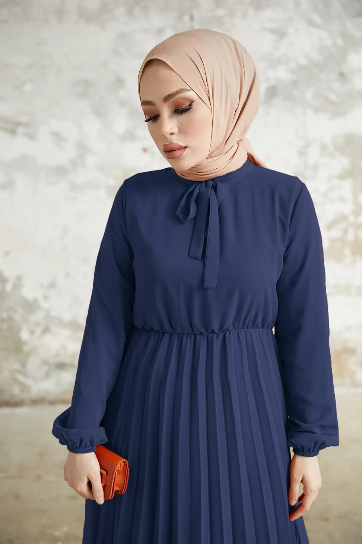 InStyle  Plissiertes Limelda-Hijab-Kleid aus Chiffon – Marineblau
