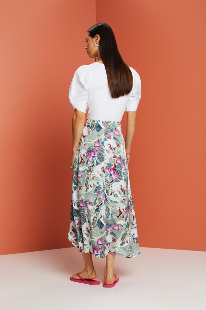 Skirts woven