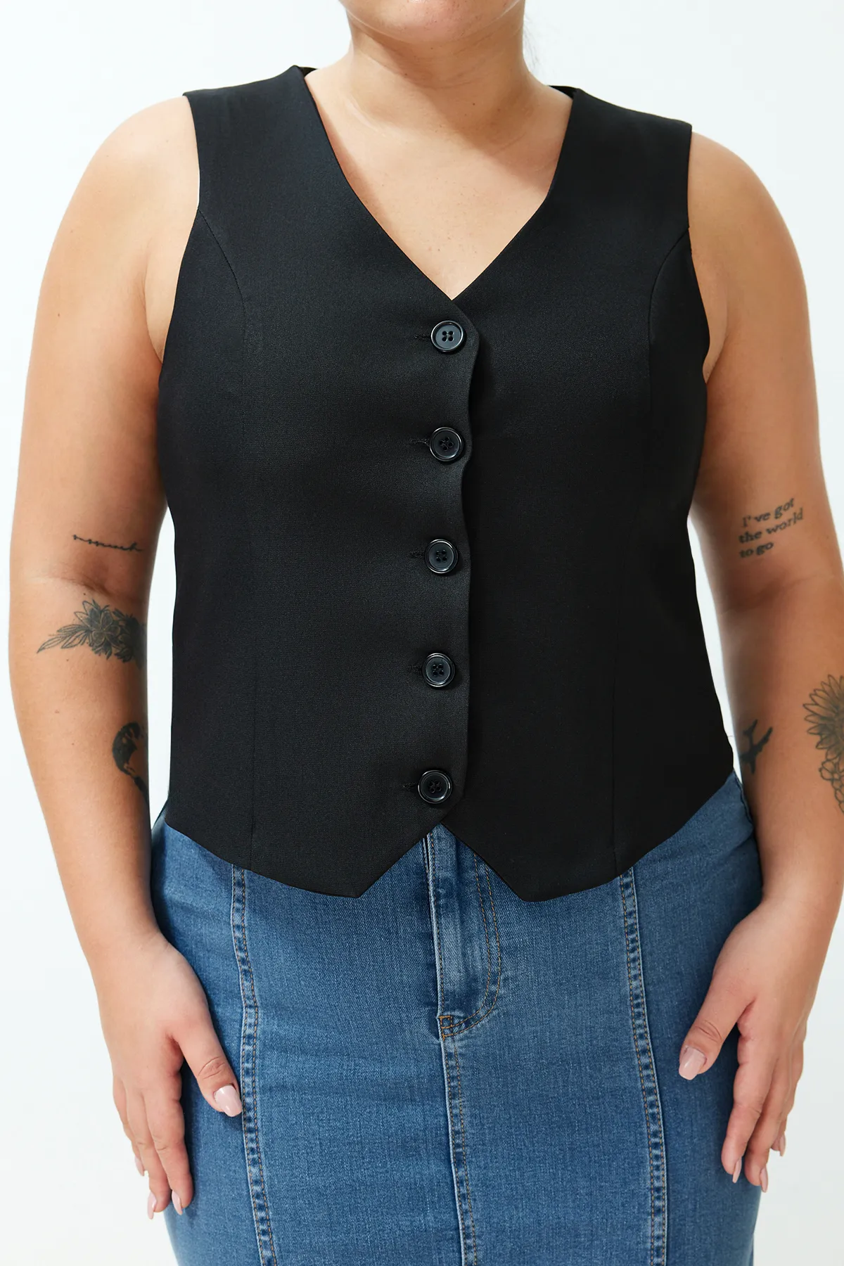 Trendyol Curve  Schwarze gewebte Weste mit Knöpfen TBBSS24BH00003