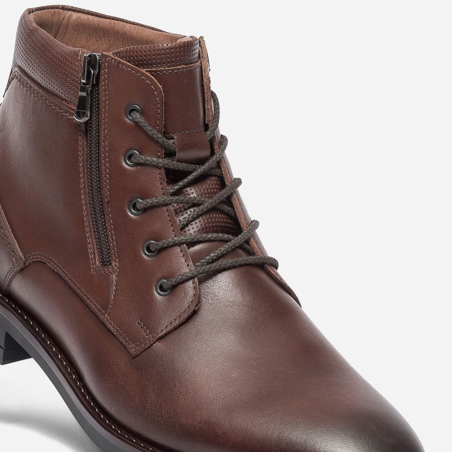 Boots cognac en cuir à lacet et zips