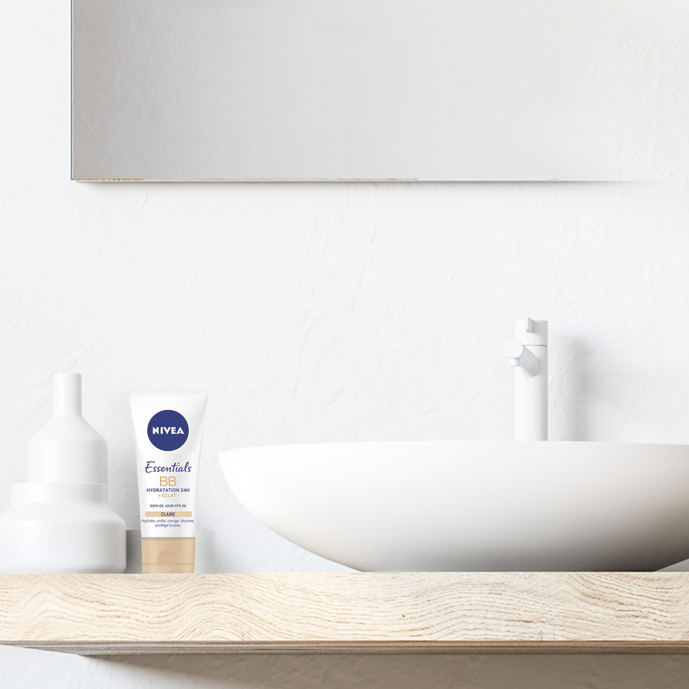 nivea ESSENTIALS - BB crème Teinte Claire BB crème visage éclat - FPS 15