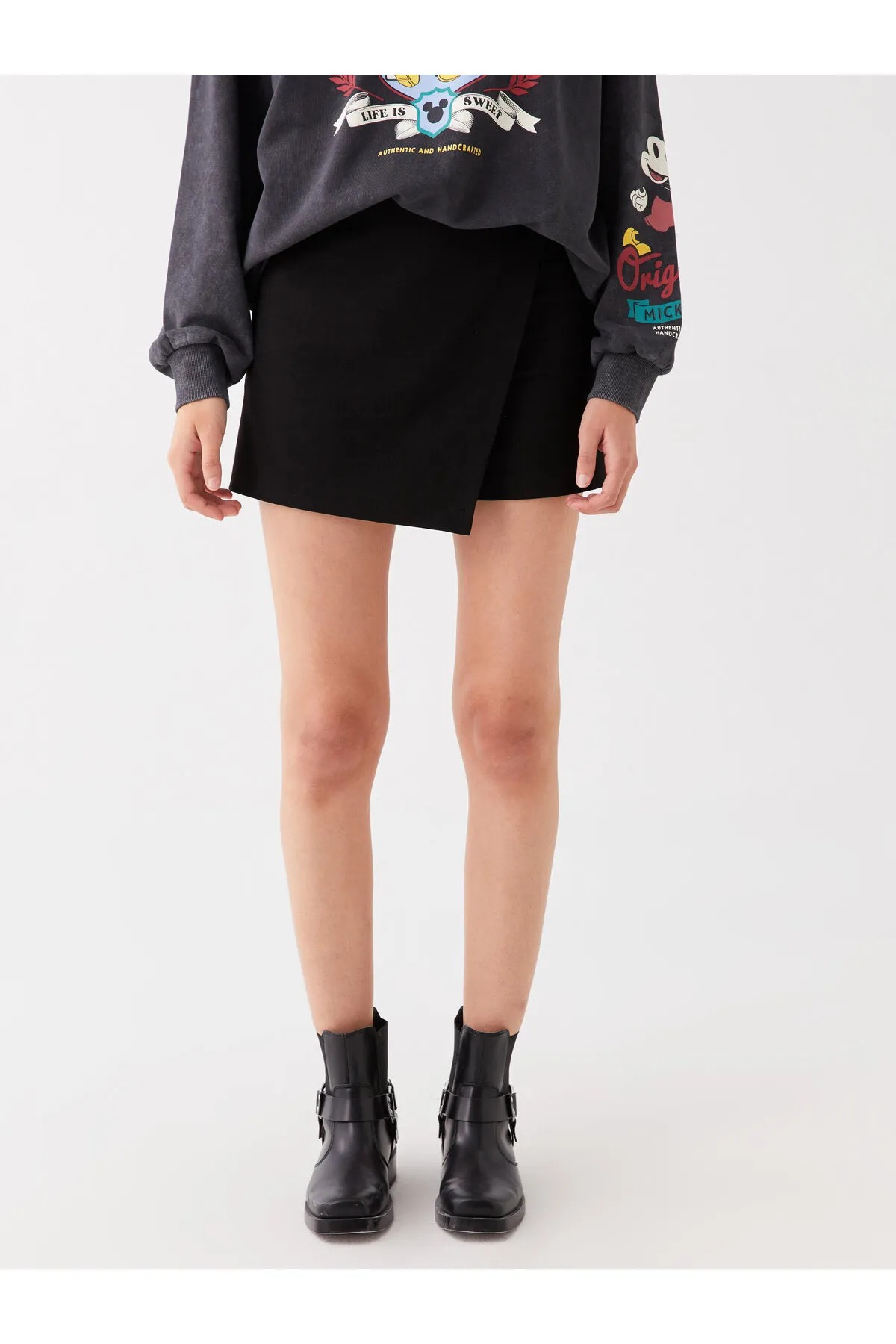 LC Waikiki  Gerader Shorts-Rock mit Reißverschluss für Damen