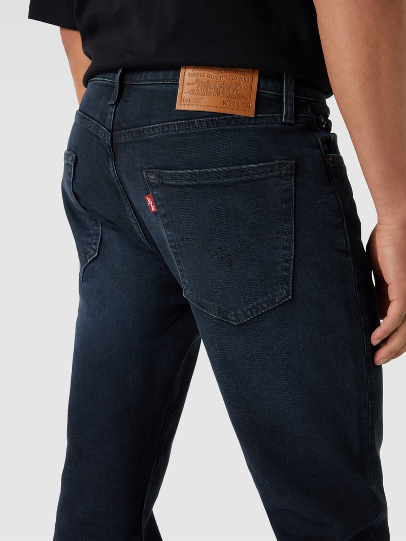 Jeans mit Label-Detail Modell '502' in dunkelblau
