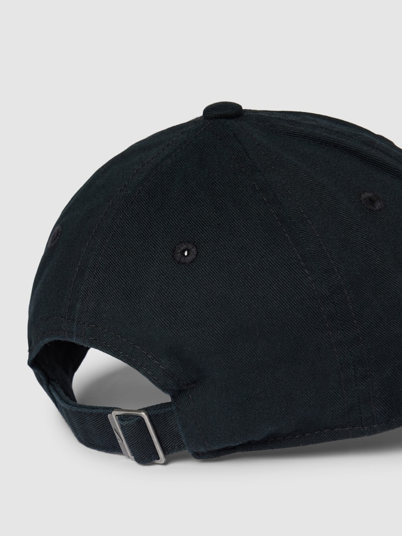 Basecap mit Label-Stitching in schwarz
