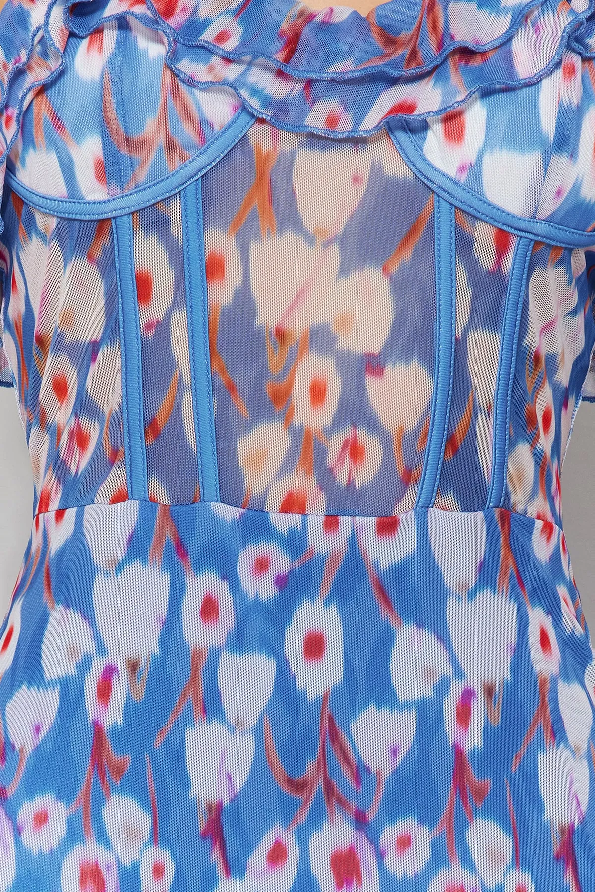 Trendyol Collection  Elegantes Abendkleid aus mehrfarbigem Tüll TPRSS23EL00500