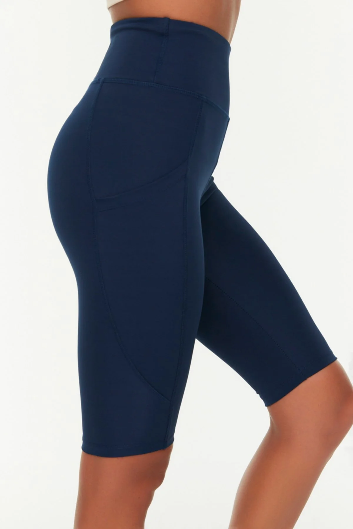 Trendyol Collection  Marineblaue Restorer-Leggings mit hoher Taille, Tasche, Detail, gestrickt, für Sport-Biker/Radfahrer/kurze Hose TWOAW21TA0064