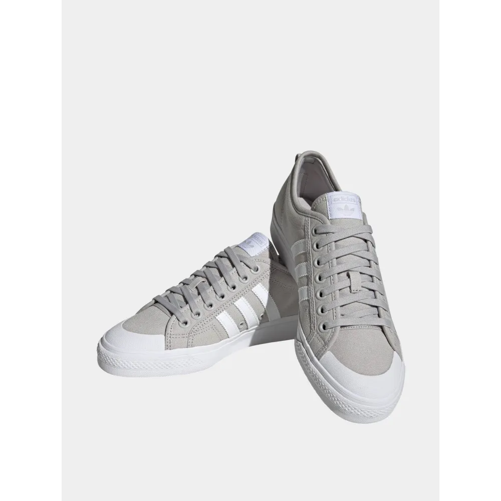 adidas Nizza HQ8526 / grau