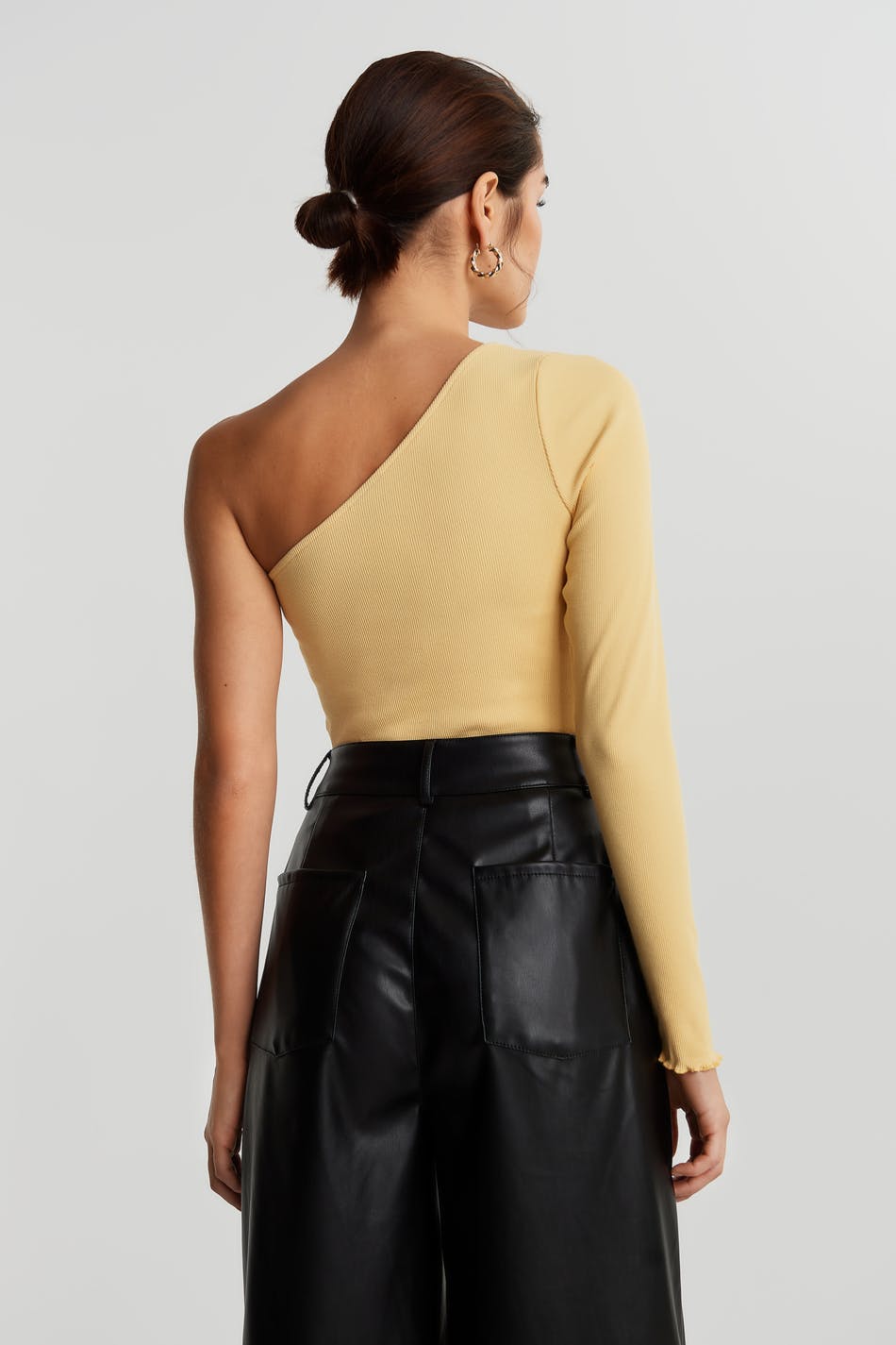 Janni one shoulder top